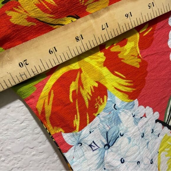 New BOHO CHIC Button Front Blouse multicolored flowers Hawaiian - Picture 10 of 10